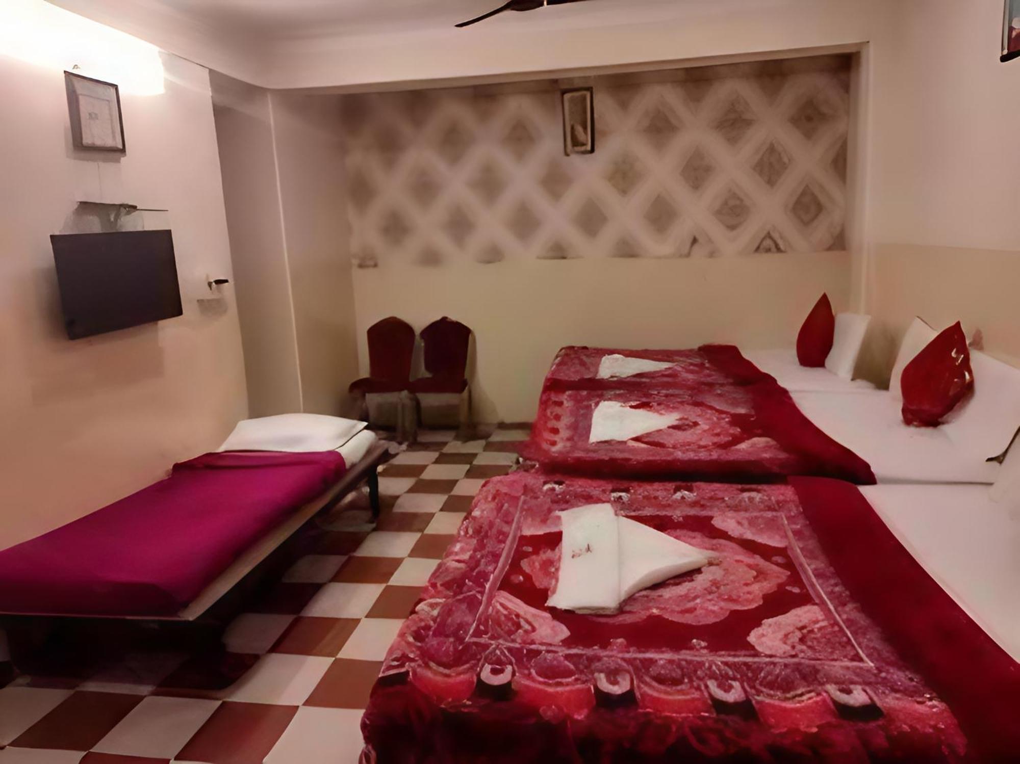 Hotel Nkf Residency Mysuru Esterno foto